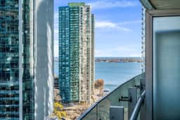 *10/10 Location* 2 BR Downtown Condo with GYM - Image 3