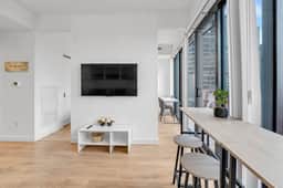 *2 Bed Condo* Near UofT/Rogers/Scotia/Hospital/Gym - Image 5