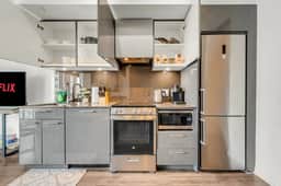 *Beautiful View* High Floor 2 Bedroom Modern Condo - Image 2