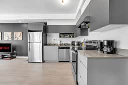*Comfortable* 3 Bedroom Home in Safe Family Area - Image 3