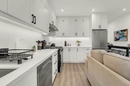 *Cozy House* Little Italy + Laundry + Wifi + Games - Image 3