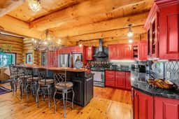 *Lakefront Log Home* 7BR • Fire Pit • Games • Gym - Image 2
