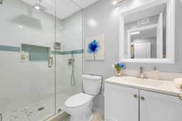 *Minutes to BMO Field* 3BR Home in Downtown - Image 5