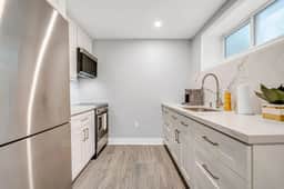*Minutes to BMO Field* 3BR Home in Downtown - Image 3