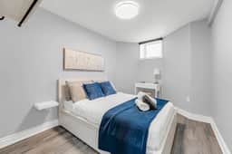 *Minutes to BMO Field* 3BR Home in Downtown - Image 2