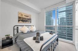 *Modern* 2 BR Condo Near Scotiabank/Rogers/Union - Image 4
