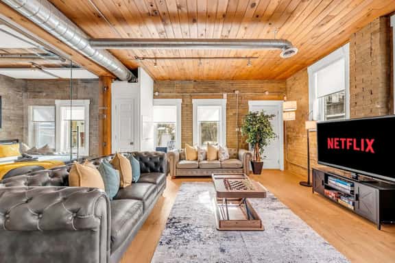 *Golden Loft*- RARE Downtown 2BR + Parking & Games - Image 1
