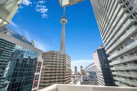 *In the Heart* Spacious Condo Right in Downtown - Image 1