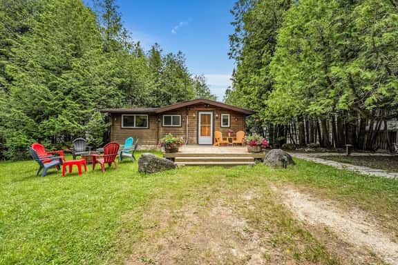 *Lake House Escape* 4 BR Family Cottage on Water - Bild 1