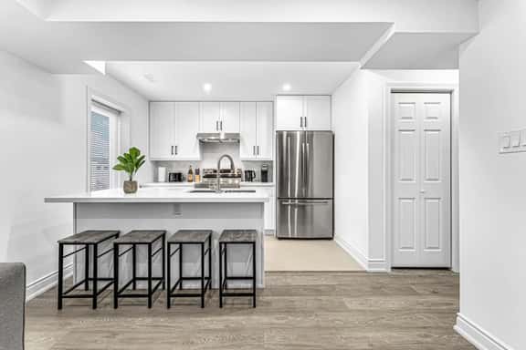 Elegant 3BR Home Near Hospitals/Tims Field/QEW - Image 1