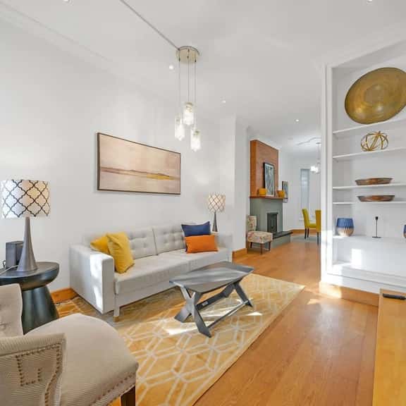 *Gorgeous Backyard* Large Home Heart of Kensington - Image 1