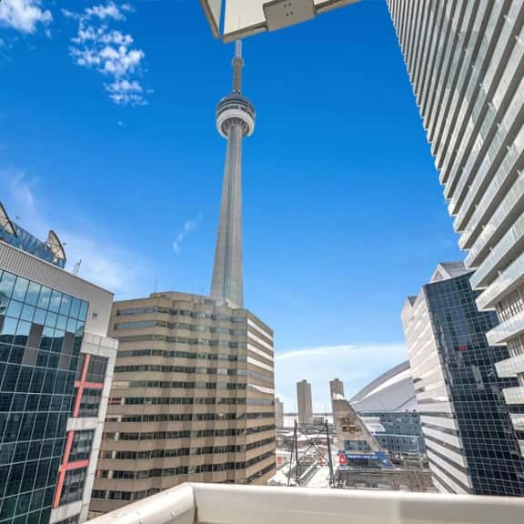 *In the Heart* Spacious Condo Right in Downtown - Image 1