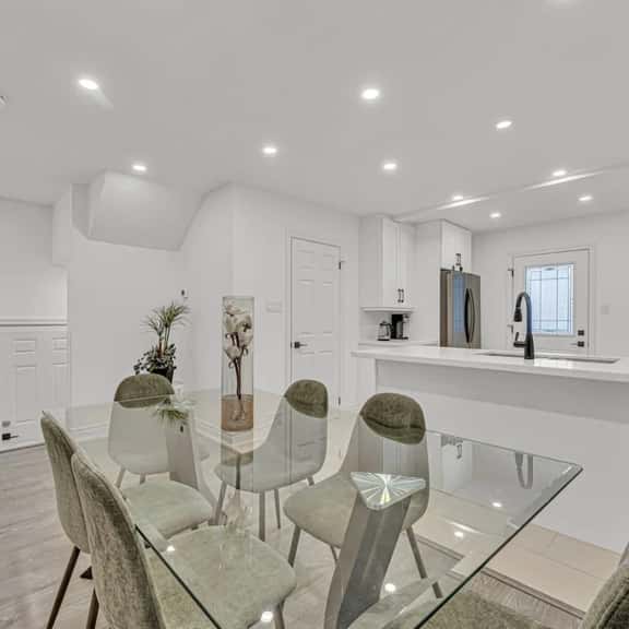 Cozy 6BR Home -TiCats/Hospitals/Beach/FirstOntario - Image 1