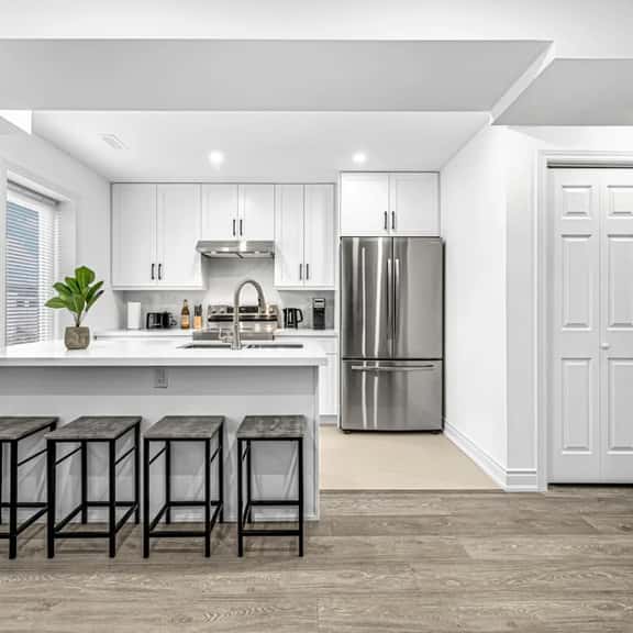 Elegant 3BR Home Near Hospitals/Tims Field/QEW - Image 1