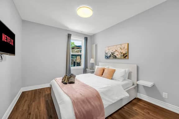 *1 Minute to BMO Field* 4 Bedroom Home In Downtown - Image 2
