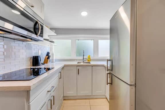 *1 Minute to BMO Field* 4 Bedroom Home In Downtown - Image 5