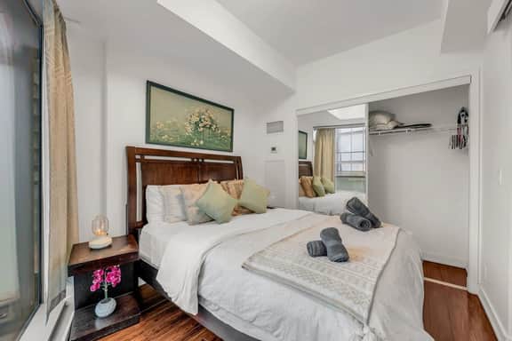 *Amazing Location* Large Downtown Condo High Floor - Image 2