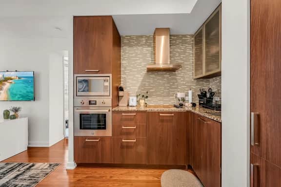 *Amazing Location* Large Downtown Condo High Floor - Image 3
