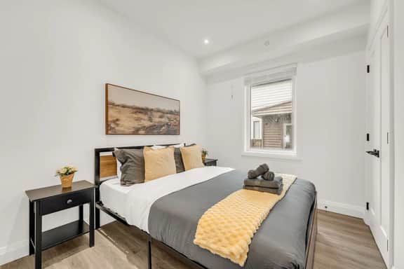 *Cozy House* Little Italy + Laundry + Wifi + Games - Image 2
