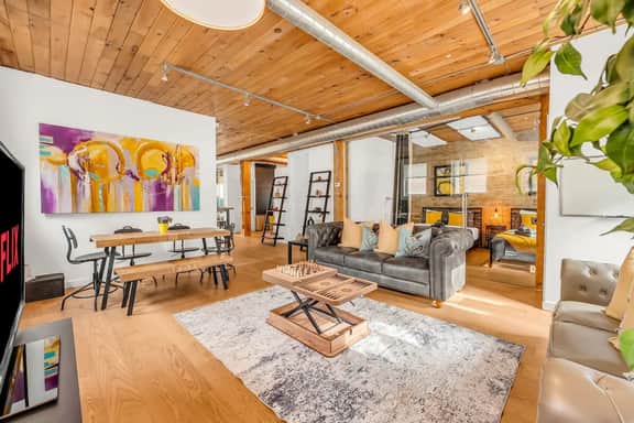*Golden Loft*- RARE Downtown 2BR + Parking & Games - Image 4