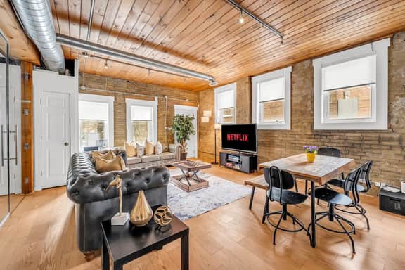 *Golden Loft*- RARE Downtown 2BR + Parking & Games - Image 3