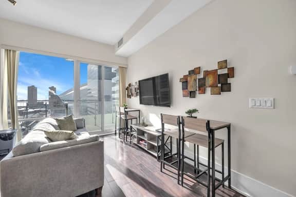 *In the Heart* Spacious Condo Right in Downtown - Image 3