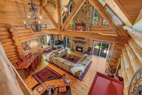 *Lakefront Log Home* 7BR • Fire Pit • Games • Gym - Image 4