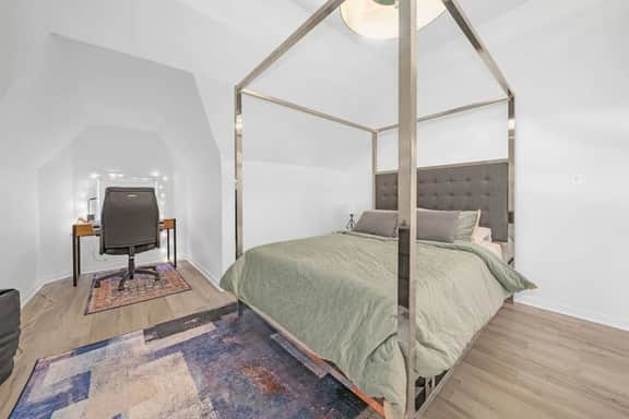*Spacious* - 2 BDRM home in Kensington Market - Image 2