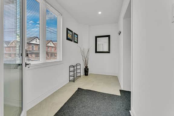 Cozy 6BR Home -TiCats/Hospitals/Beach/FirstOntario - Image 3