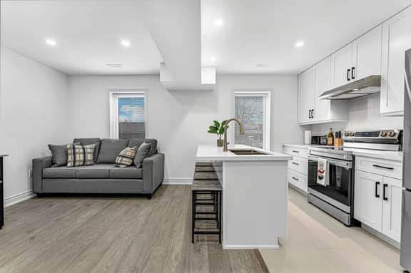 Elegant 3BR Home Near Hospitals/Tims Field/QEW - Image 4